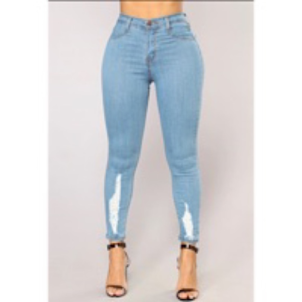 SOLD ⛔️ NWT Skinny Jean